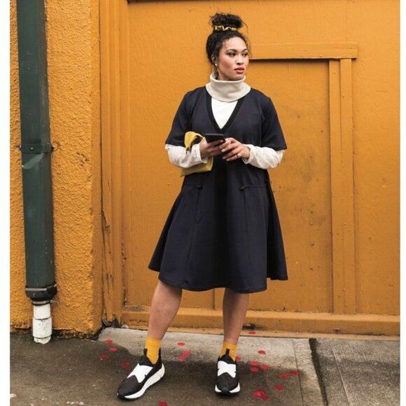 Poppyseed Classic Navy Emily V Neck Adjustable Fit A Line Maternity Midi Dress - Picture 2 of 7